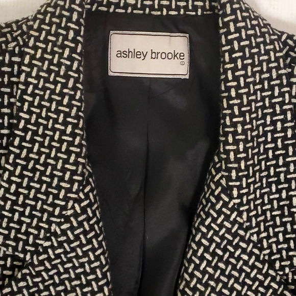 Skirt Suit - Picture 8 of 11